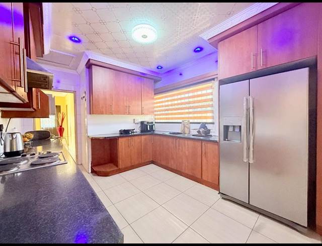 3 BEDROOM HOUSE FOR SALE IN VANDERBIJLPARK CW 4